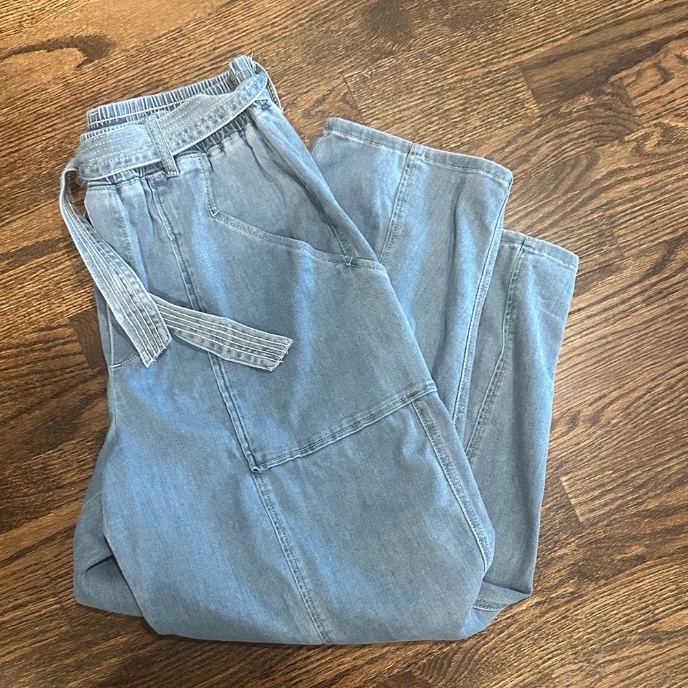 Democracy Blue Wide Leg Jeans elastic waist, belt included 16